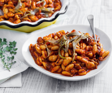 Pasta with artichoke ragù