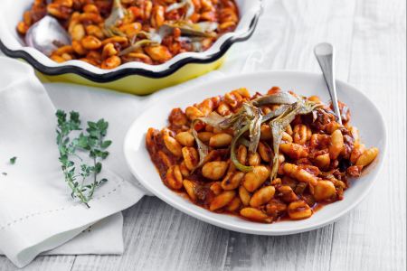 Pasta with artichoke ragù