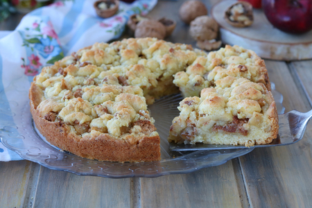 Apple Crumble Cake
