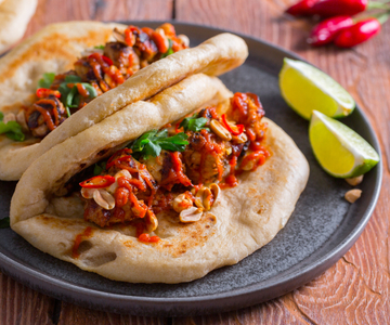 Chicken skewers with pita