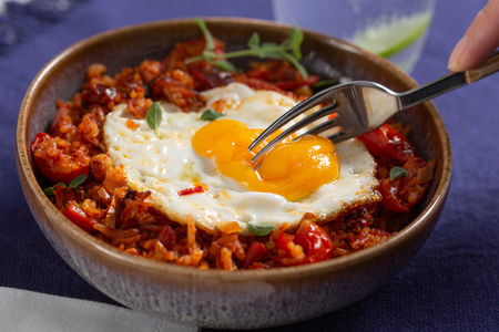 Spicy rice with fried egg