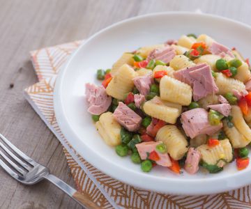 Gnocchi with seasonal vegetables and tuna