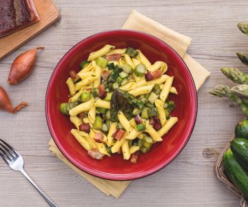 Garganelli with asparagus and zucchini ragout