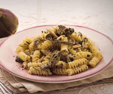 Fusilli with artichokes and goat cheese