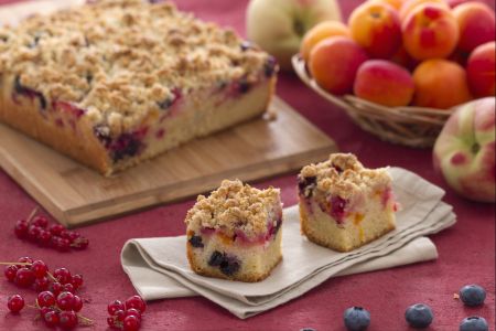 Crumb Cake with Summer Fruits