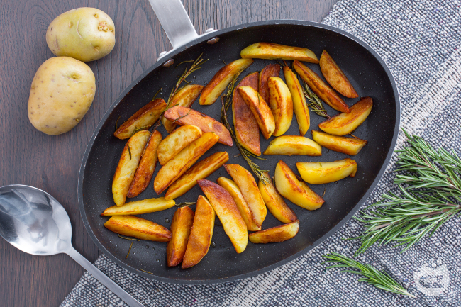 Pan-Fried Potatoes - Italian recipes by GialloZafferano