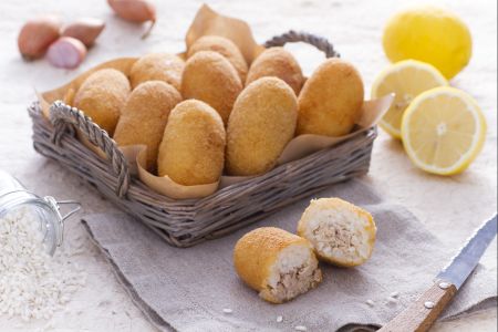 Rice croquettes with tuna and lemon