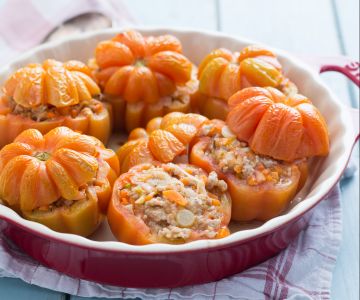 Meat-stuffed tomatoes