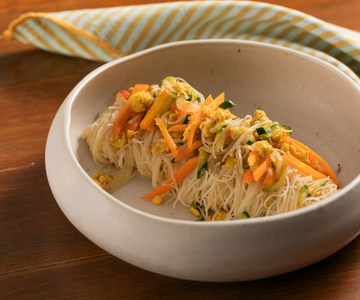 Rice noodles with vegetables