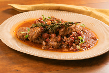Meatballs in tomato sauce