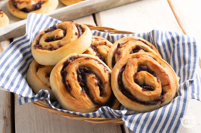 Red Onion Pinwheels: a tasty, fluffy recipe