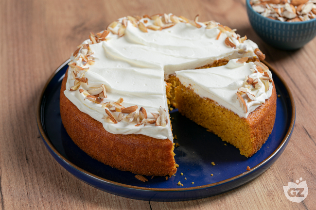 Carrot cake with cream cheese frosting: soft and indulgent recipe Carrot cake with cream cheese frosting: soft and indulgent recipe