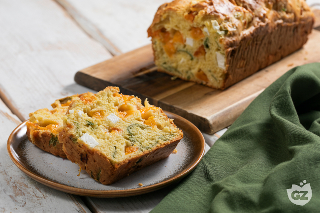 Savory loaf with arugula, goat cheese and apricots Savory loaf with arugula, goat cheese and apricots