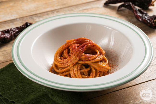 Spaghetti with mixed peppers: a creamy, delicious recipe