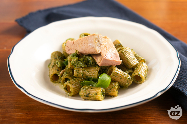 Pesto pasta with green beans and tuna: easy and nutritious recipe