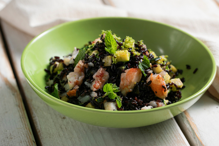 Venere rice with shrimp, zucchini and mint