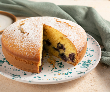 5-Minute Coconut and Blueberry Cake