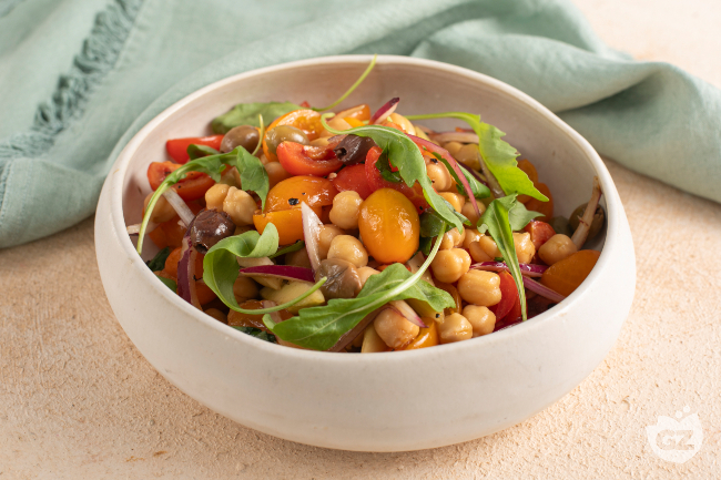 Mediterranean Chickpea Salad: fresh and quick recipe Mediterranean Chickpea Salad: fresh and quick recipe